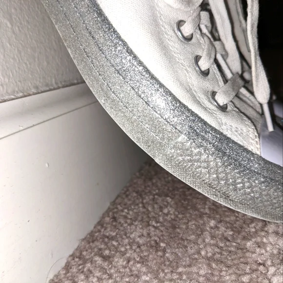 Miley Cyrus Limited Edition Converse All Star Low Top Sneakers by Chuck Taylor - Picture 6 of 6